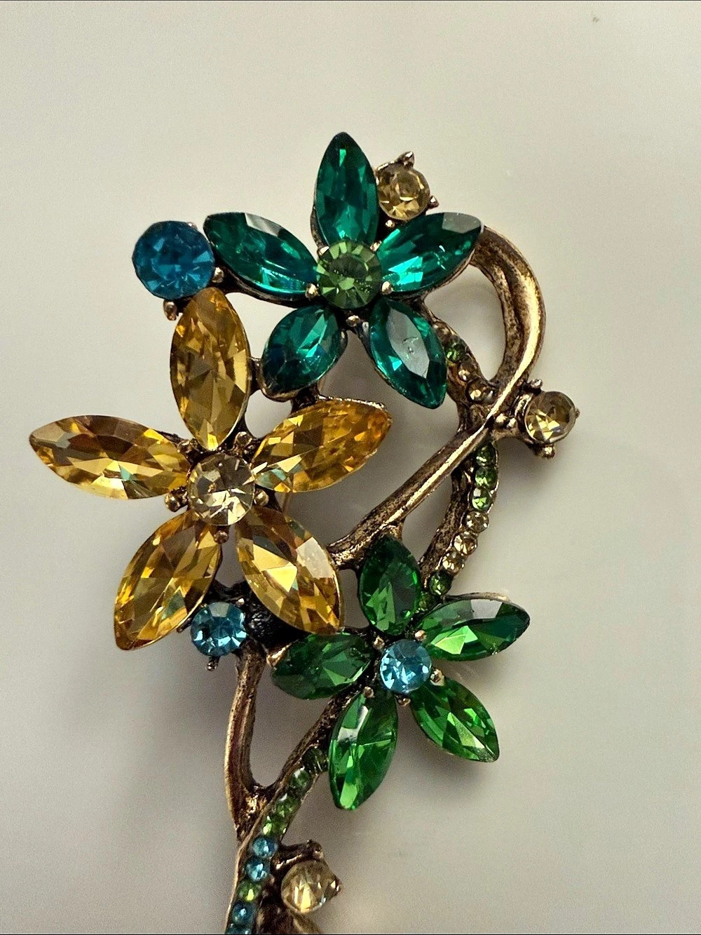 Floral Rhinestone Brooch in Gold & Green Like New